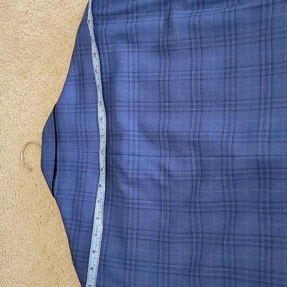 Executive Collection by Tom James | Blue Plaid Two Button Blazer - Picture 7 of 8
